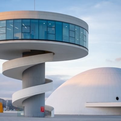 Centro Neimeyer en aviles Asturias hotel 40 nudos